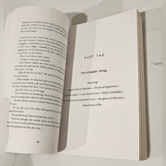 The Book Thief Markus Zusak New York Times Bestseller Paperback - Picture 8 of 8